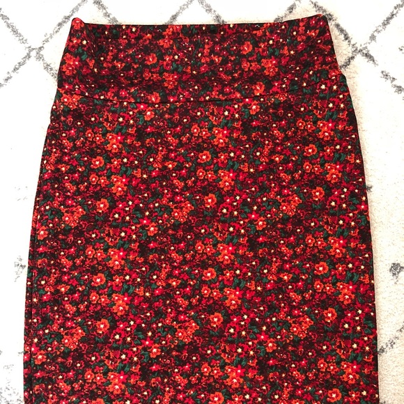 LuLaRoe Dresses & Skirts - Lularoe Cassie includes shirt